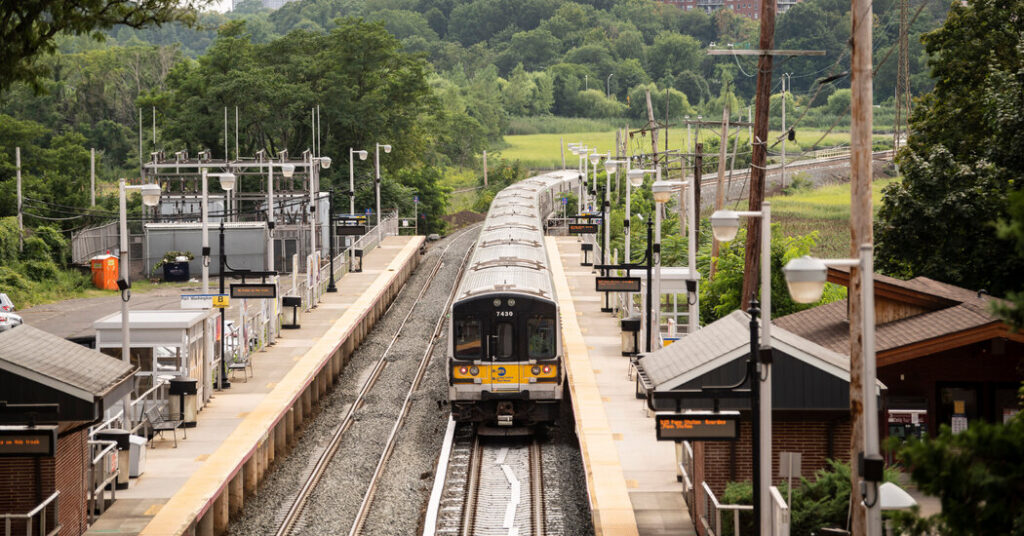 The L.I.R.R. Strike Affects Many Commuters in Queens, Too