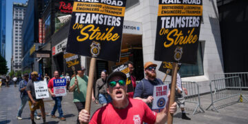 As L.I.R.R. Strike Continues, Tens of Thousands Endure Painful Commutes