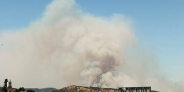 Fast-Moving Southern California Fire Forces Immediate Evacuations