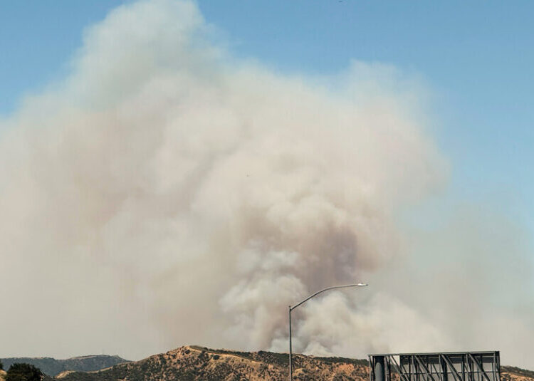 Fast-Moving Southern California Fire Forces Immediate Evacuations