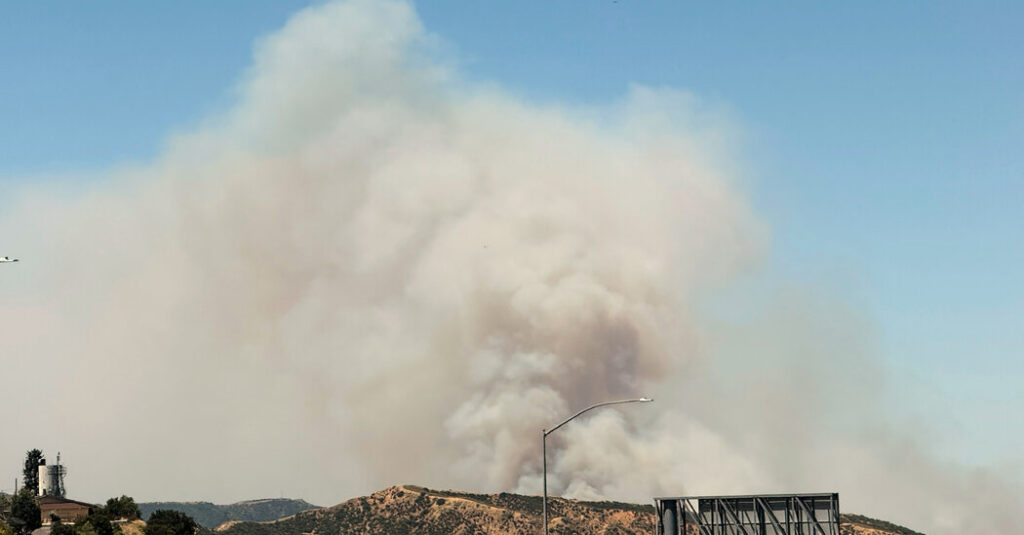 Fast-Moving Southern California Fire Forces Immediate Evacuations