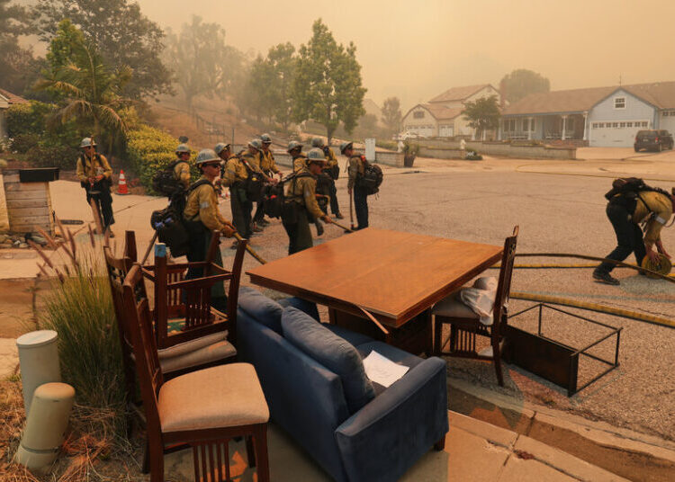 Southern California Fire Threatens Thousands of Homes