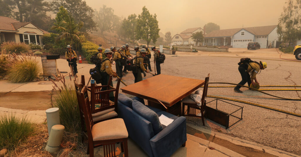 Southern California Fire Threatens Thousands of Homes