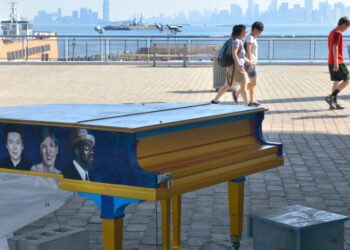 25 Pianos Are Waiting to Be Played Outside
