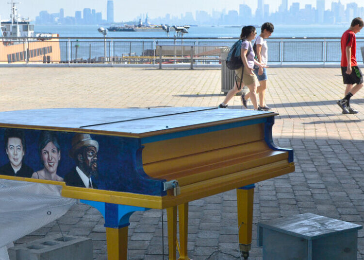 25 Pianos Are Waiting to Be Played Outside