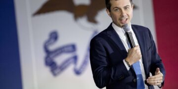 Buttigieg picks sides in Iowa