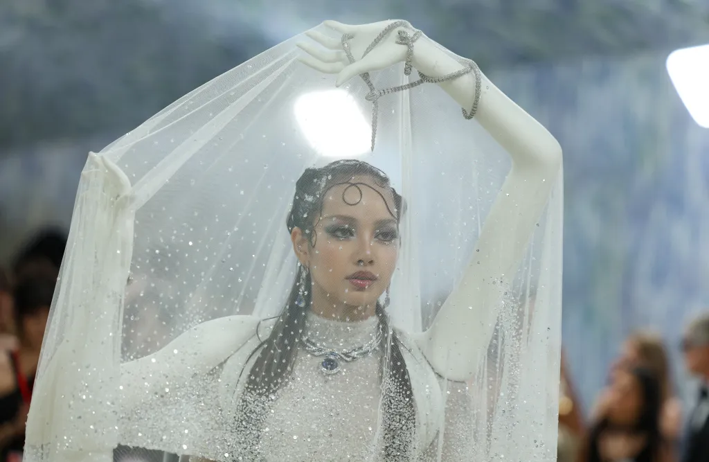 Lisa at the 2026 Met Gala.
