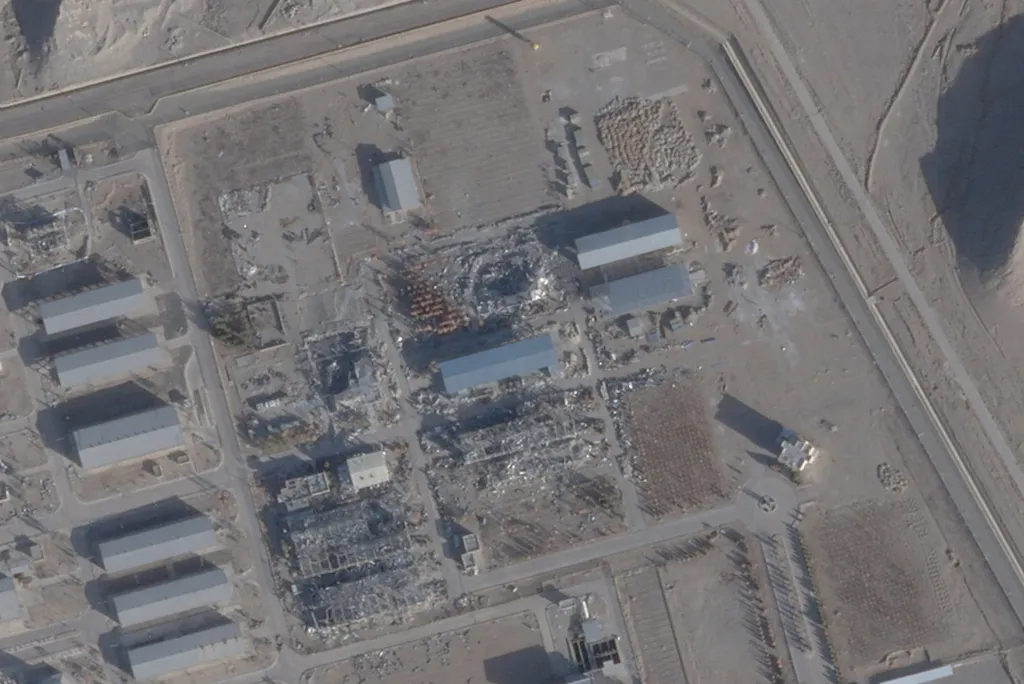 Satellite image showing a new roof over a previously destroyed building at Iran's Isfahan nuclear site.