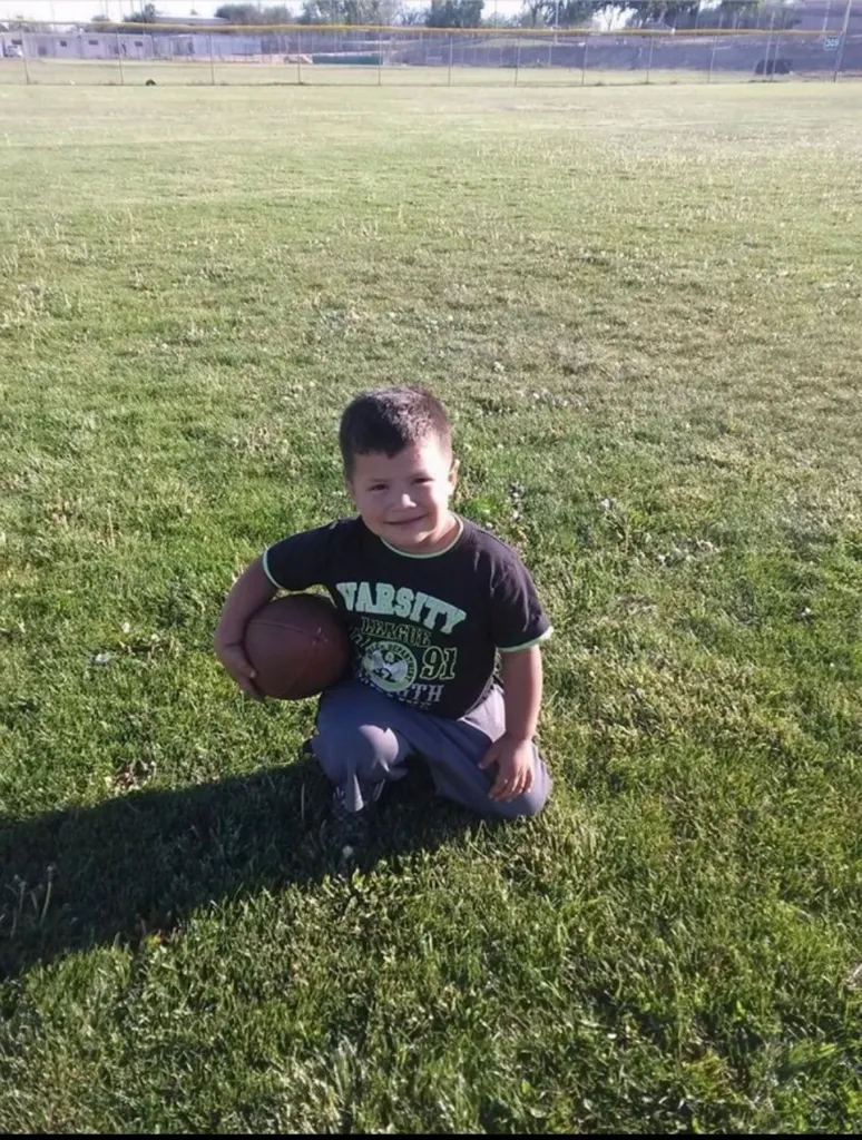 Young Jeremy Rosales in a 
