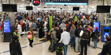 The T.S.A.’s Plan to Speed Up Lines? Replace T.S.A. Agents.