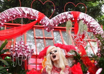 A Sexy Garden Ruffles a Venerable British Flower Show