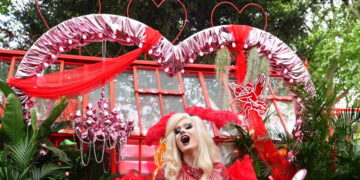 A Sexy Garden Ruffles a Venerable British Flower Show