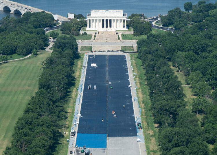 Judge Appears Hesitant to Order Work Stopped on Reflecting Pool
