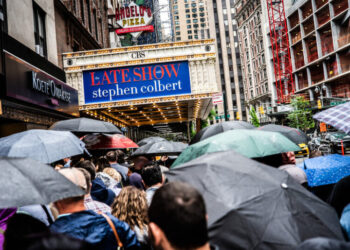 Outside Colbert’s Final Show, Fans From Near and Far Line Up for a Farewell