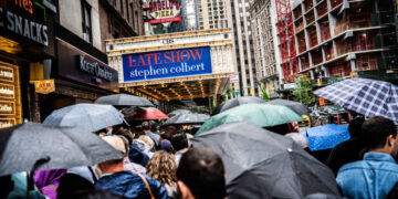 Outside Colbert’s Final Show, Fans From Near and Far Line Up for a Farewell