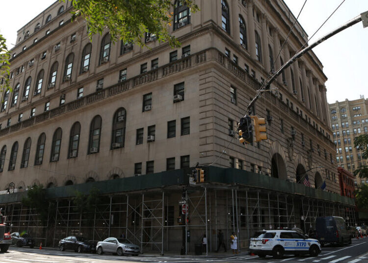 Woman Gives Birth to a ‘Bouncing Baby Boy’ in Brooklyn Courtroom