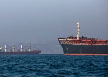 The Risks of Iran’s Threat to Control the Strait of Hormuz