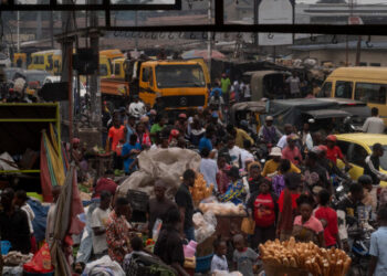 900 Miles From the Ebola Outbreak, Congo’s Capital Shrugs
