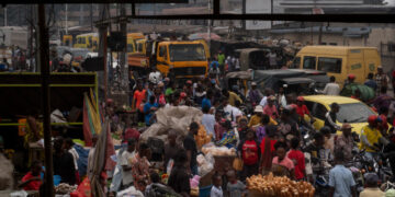 900 Miles From the Ebola Outbreak, Congo’s Capital Shrugs