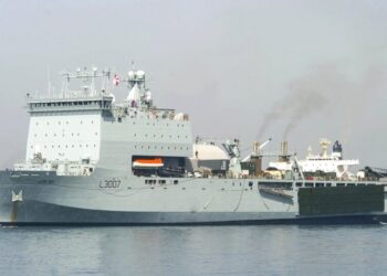 Britain Preparing for Mission That Could Clear Strait of Hormuz