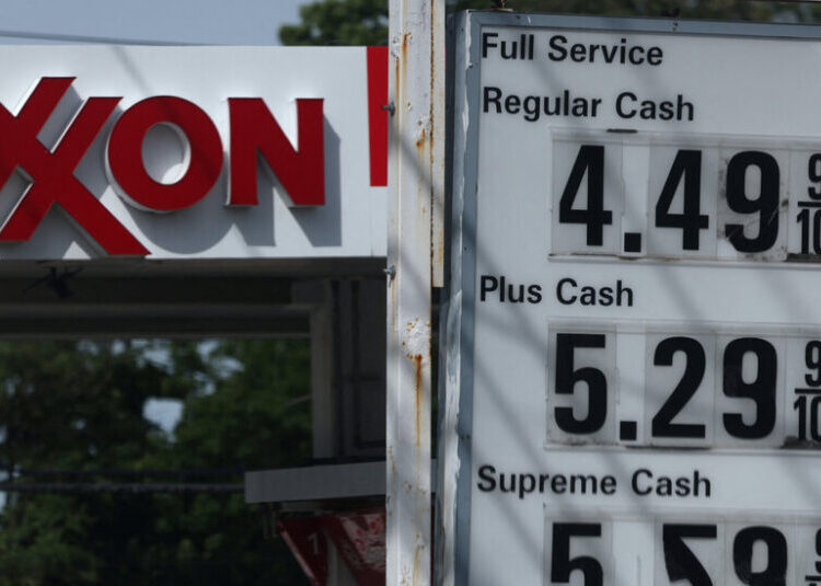 Oil Prices Fall on News of Possible Iran Deal