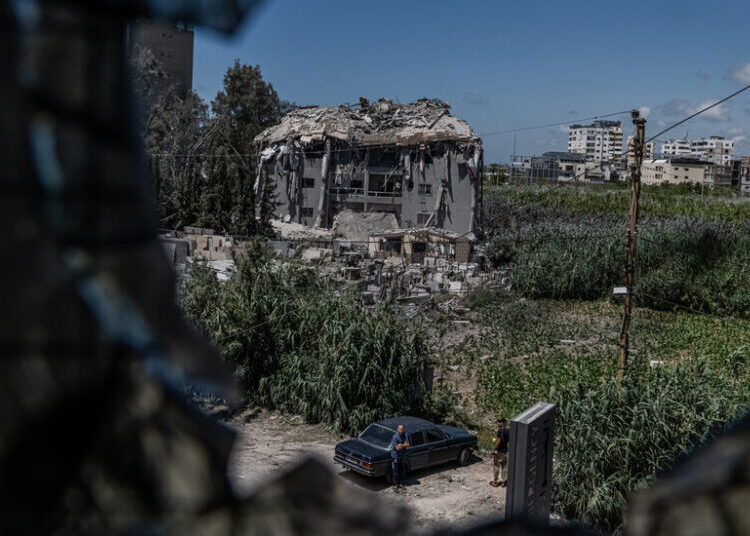 Fate of War in Lebanon Rests With Outside Powers