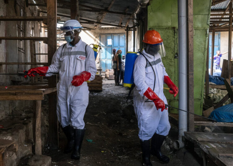 Caught Flat-Footed, a City Races to Catch Up With Ebola