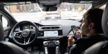 Blind Waymo Users Revel in the Joy of Riding Alone