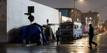 In Homeless Crisis, California ‘Is Waging a War on R.V.s’