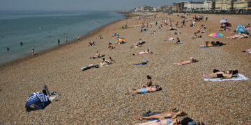 First Heat Wave of the Year Hits Parts of Britain