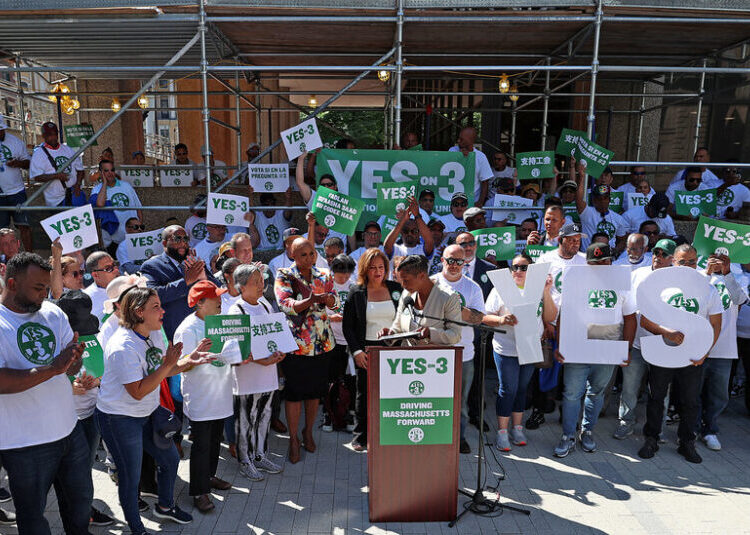 Ride-Share Drivers in Massachusetts Formally Unionize