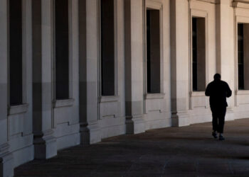 Former Judges Urge Inquiry Into Deal Trump Struck With I.R.S.