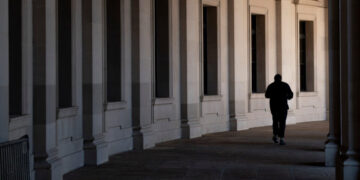 Former Judges Urge Inquiry Into Deal Trump Struck With I.R.S.