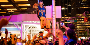Knicks Fans, ‘a Specific Species of Human,’ Erupt Again