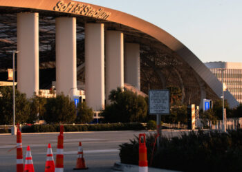 The $400 Million Showdown Between a Billionaire and a California Mayor