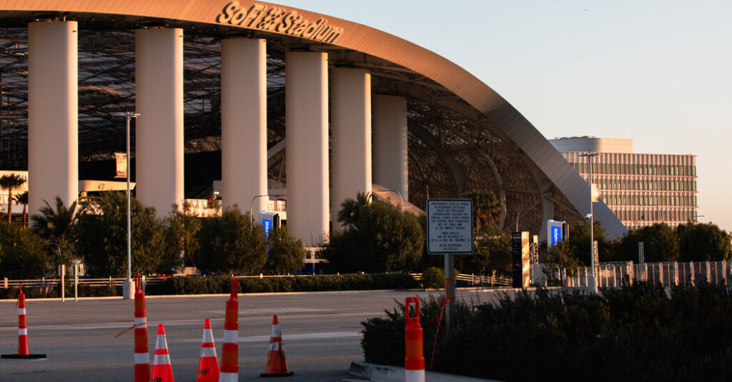 The $400 Million Showdown Between a Billionaire and a California Mayor