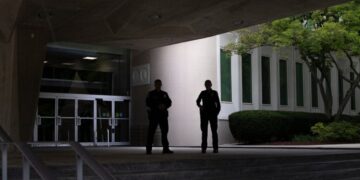 F.B.I. Arrests C.I.A. Official With $40 Million in Gold Bars in His Home