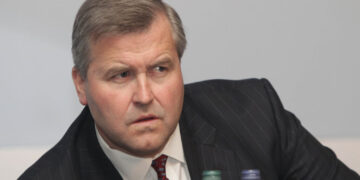 Fired BP Chair Rejects ‘Lies’ About His Ouster