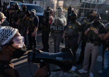 ICE Agents to Leave Site of Volatile Protests at Detention Center