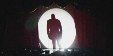 3 Stand-Up Comedians Who Walked Off Stage Mid-Show (and Why)