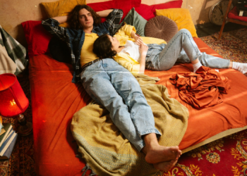 3 Subtle Ways Men Approach Love Differently Than Women