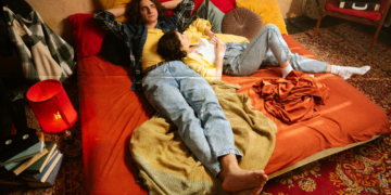 3 Subtle Ways Men Approach Love Differently Than Women