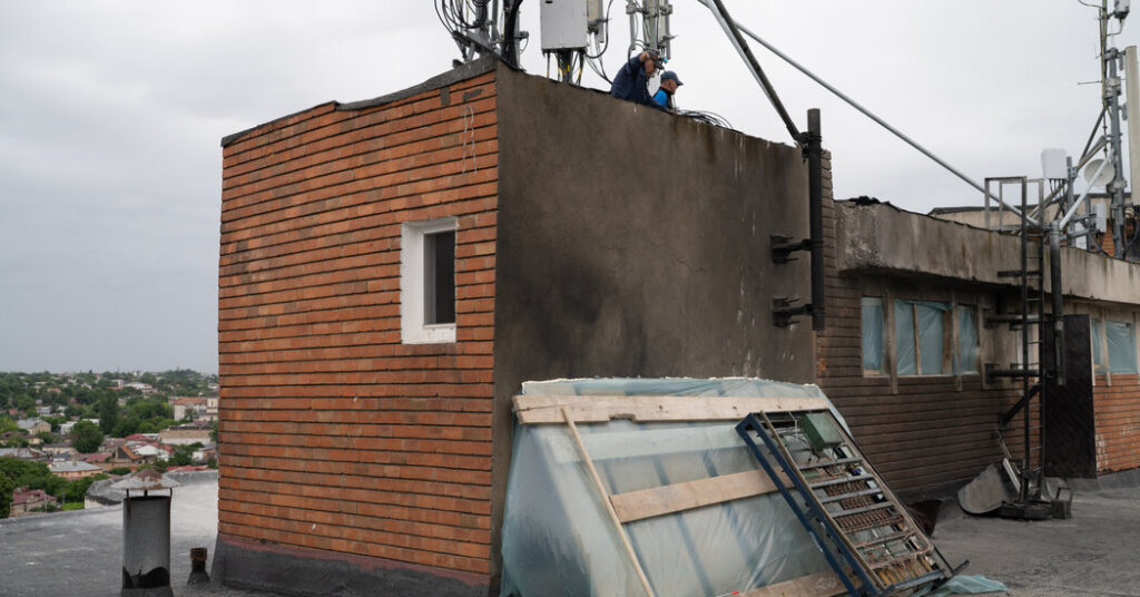 A Big Bang, a Fire and Panic as War Enters Romanian Homes