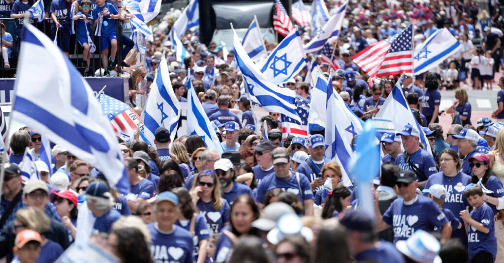 Israel Day Parade in New York Proceeds Peacefully, Without the Mayor