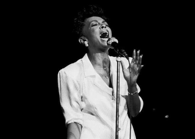 4 Classic R&B Love Songs to Play at Your Wedding
