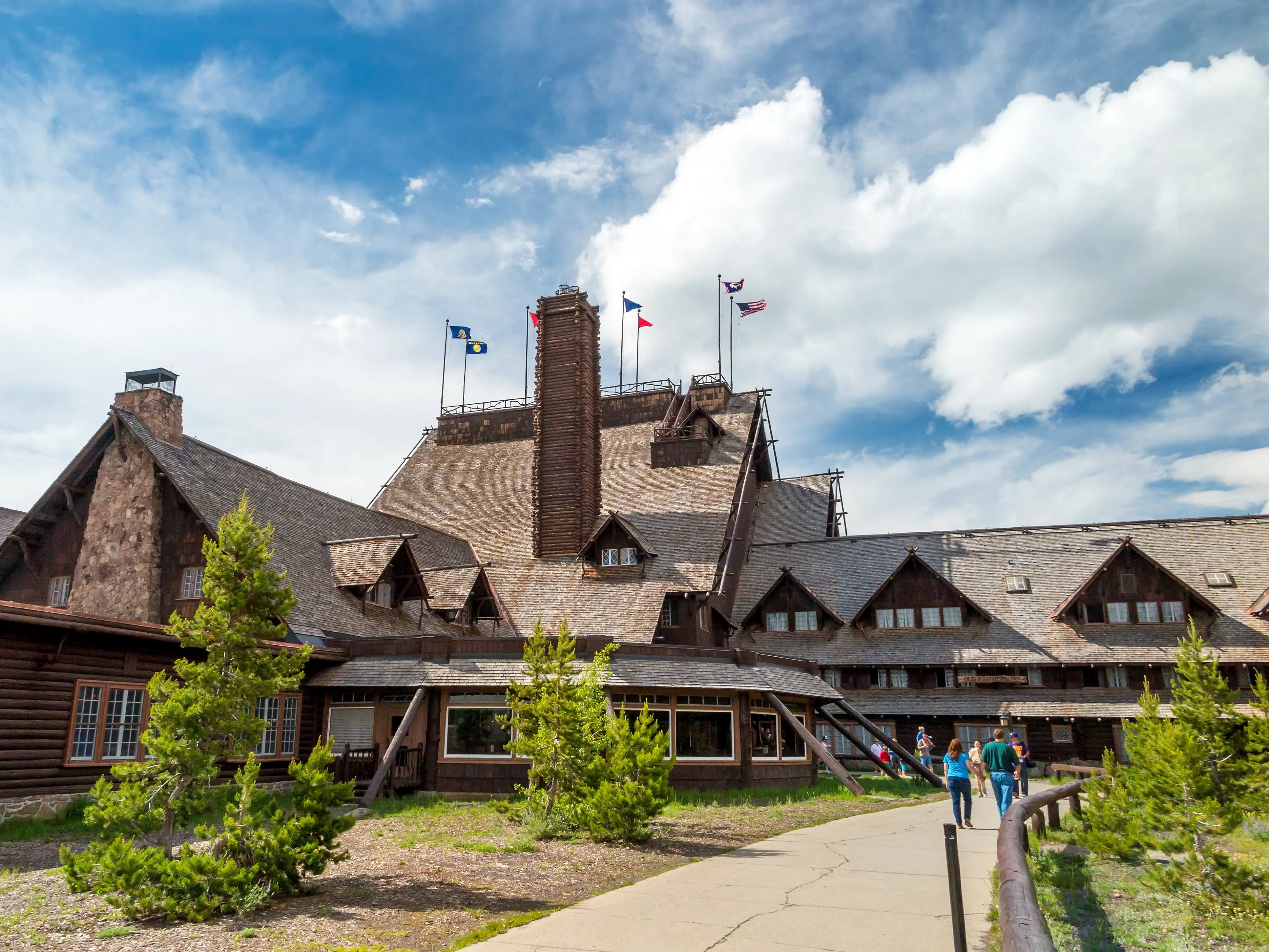 Old Faithful Inn.