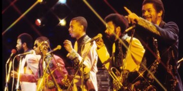 6 Hip-Hop and R&B Songs To Play at a Family Reunion