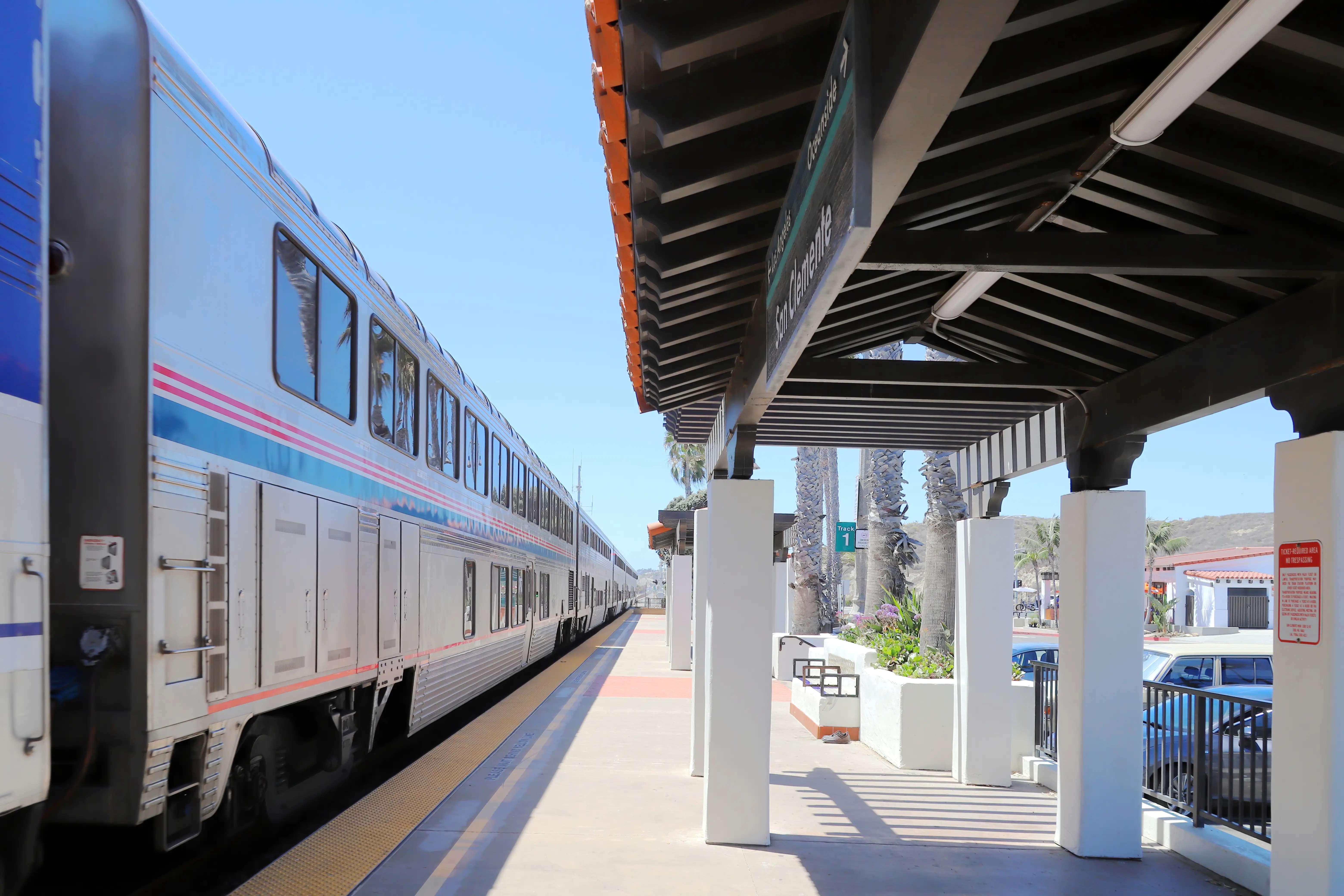 Amtrak Pacific Surfliner train passing through San Clemente Train Station
