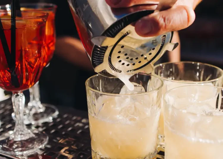 Bartenders share 8 underrated cocktails they think customers should order more often