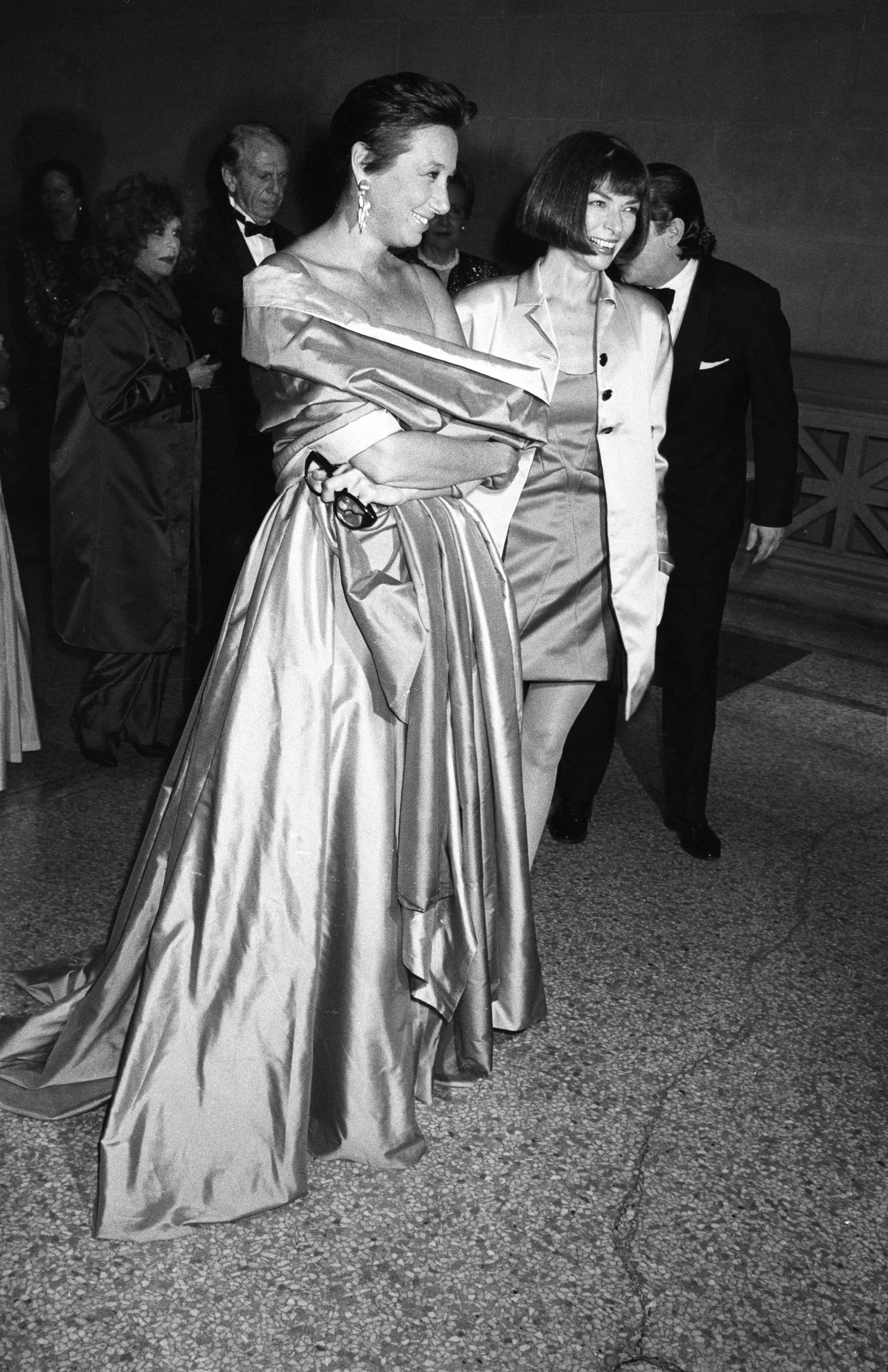 Donna Karan and Anna Wintour at the 1990 Met Gala.